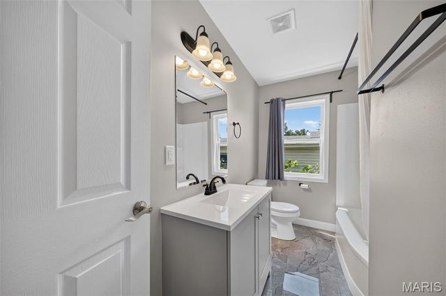 2302 N 5th Street, St Charles, MO 63301