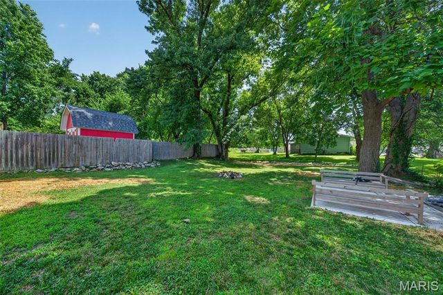 2302 N 5th Street, St Charles, MO 63301