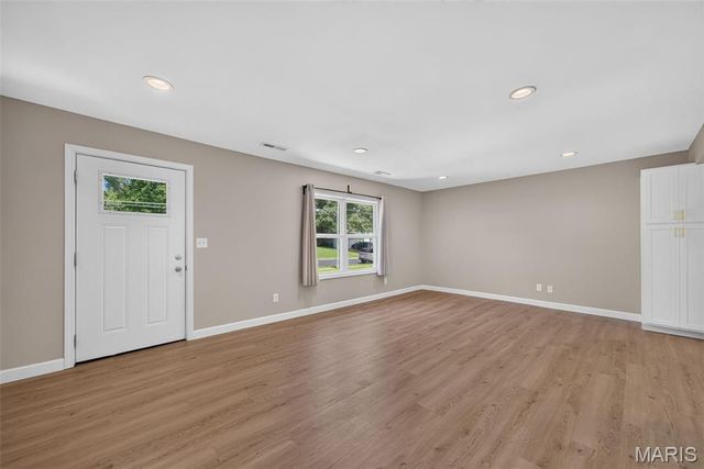 2302 N 5th Street, St Charles, MO 63301