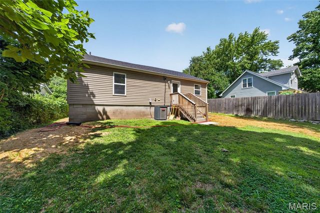 2302 N 5th Street, St Charles, MO 63301