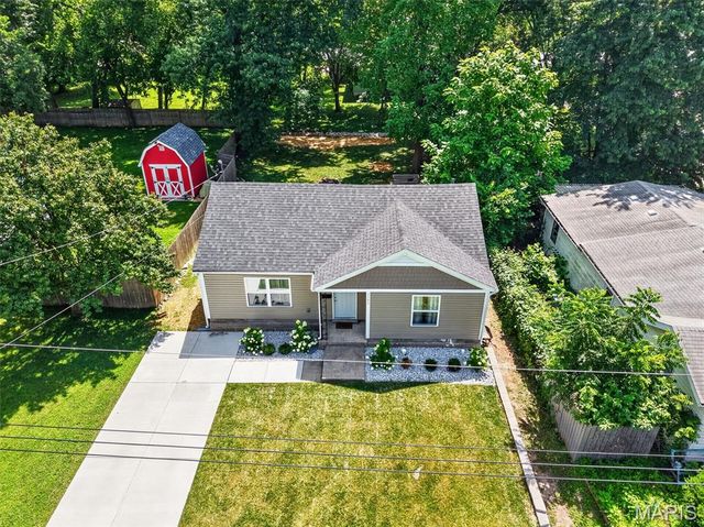 2302 N 5th Street, St Charles, MO 63301