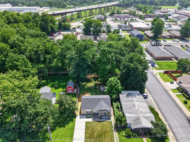 2302 N 5th Street, St Charles, MO 63301