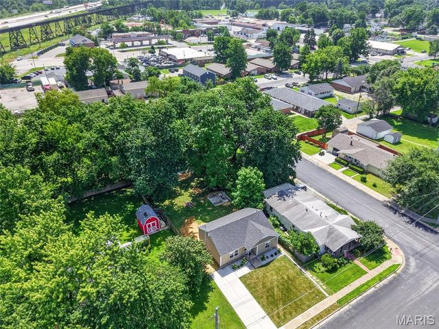 2302 N 5th Street, St Charles, MO 63301