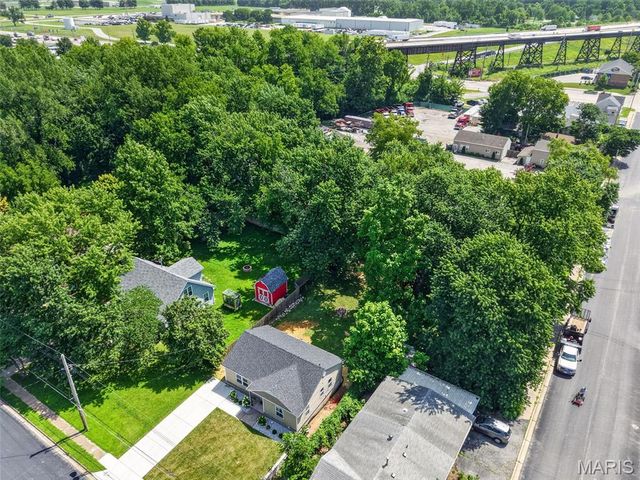 2302 N 5th Street, St Charles, MO 63301