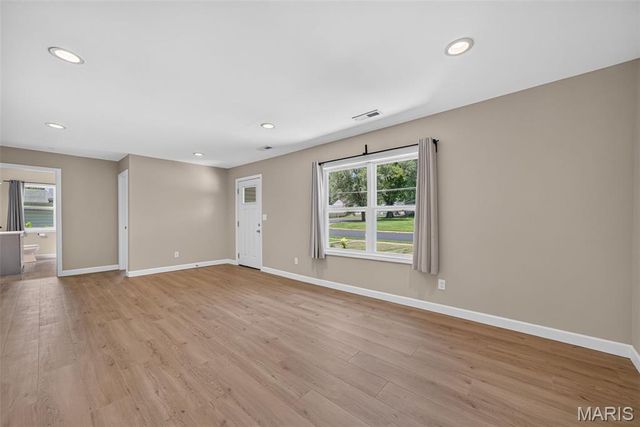 2302 N 5th Street, St Charles, MO 63301