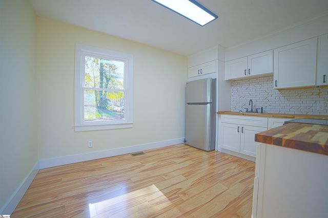 218 Thomas Heights Circle, Seneca, SC 29678