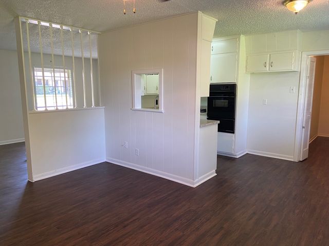 621 Hillside Drive, Sherman, TX 75090