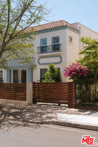 743 N Manhattan Place, East Los Angeles, CA 90038