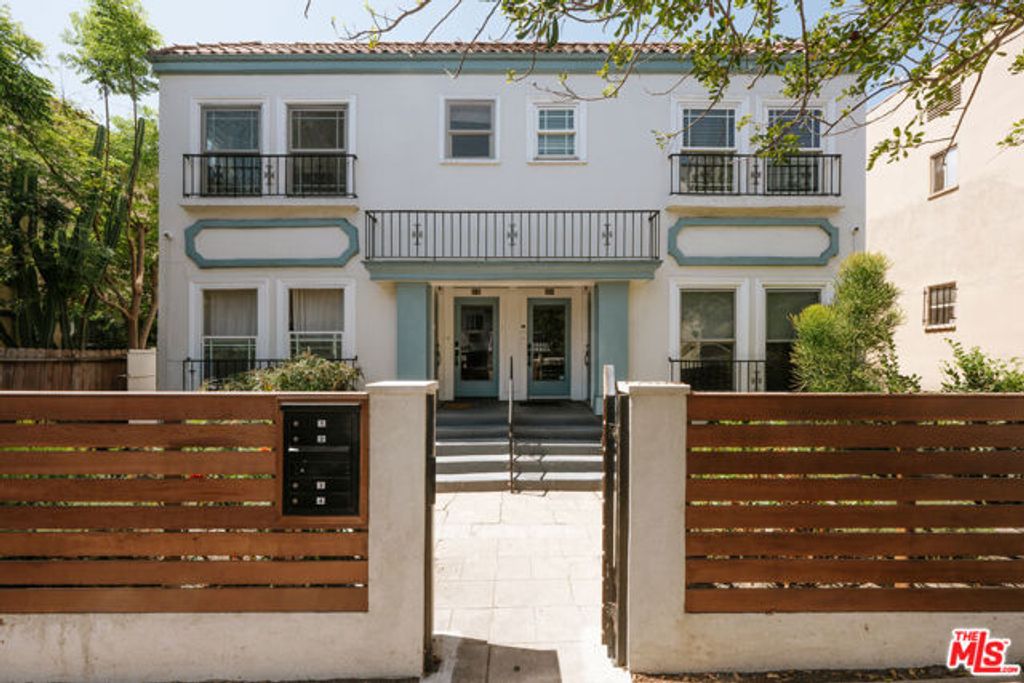 743 N Manhattan Place, East Los Angeles, CA 90038