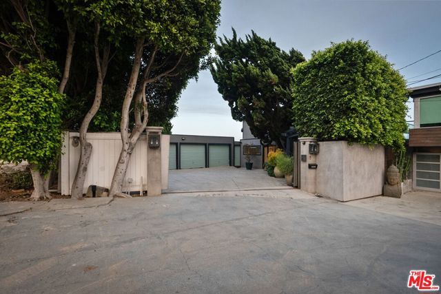 26044 E Pacific Coast Highway, Malibu, CA 90265