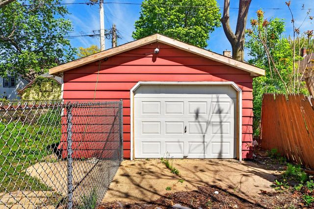 1611 N Wisconsin STREET, Racine, WI 53402