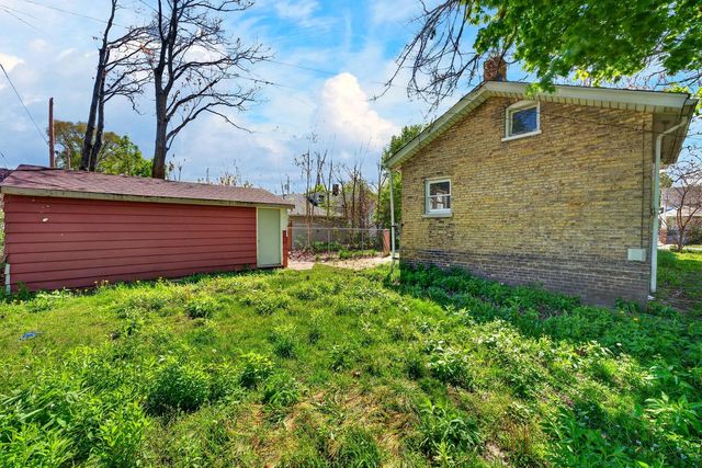 1611 N Wisconsin STREET, Racine, WI 53402