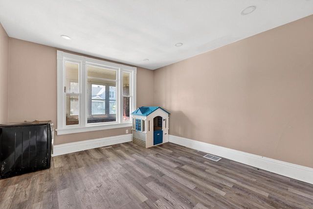 1611 N Wisconsin STREET, Racine, WI 53402