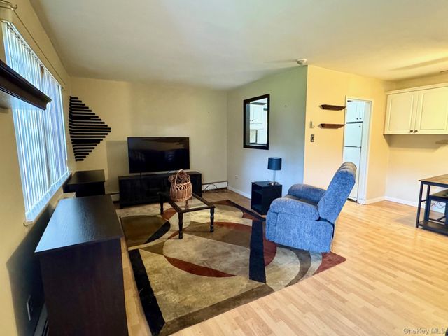 10 Glen Hollow Drive C12, Holtsville, NY 11742