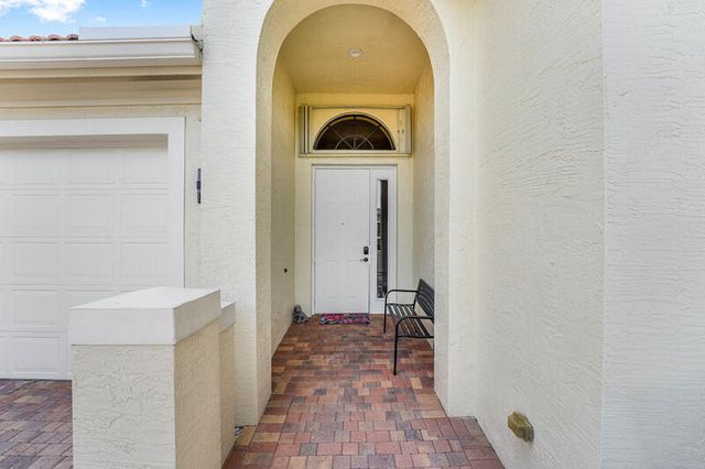 9720 Isles Cay Drive, Delray Beach, FL 33446