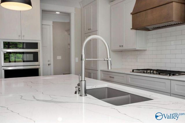 8033 Tupelo Gum Trace SW, Huntsville, AL 35802