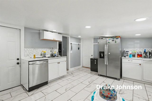 2022 Henry Street, Muskegon, MI 49441