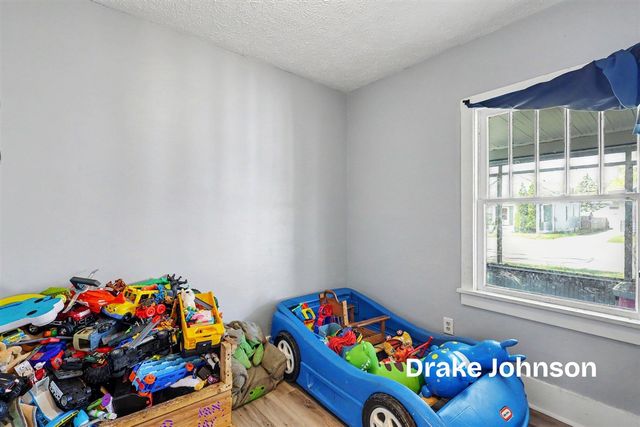 2022 Henry Street, Muskegon, MI 49441