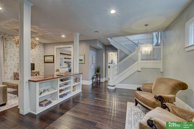 132 N 39 Street, Omaha, NE 68131