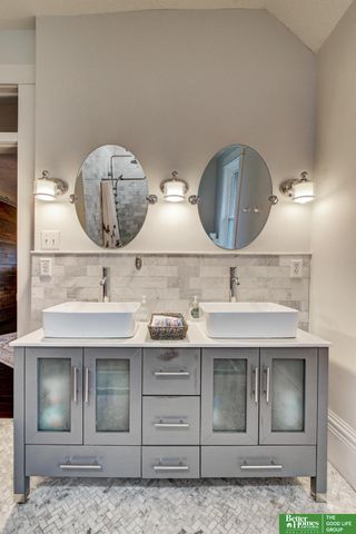 132 N 39 Street, Omaha, NE 68131