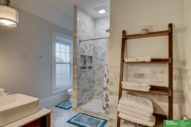 132 N 39 Street, Omaha, NE 68131