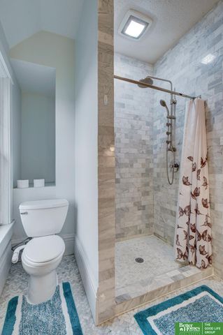 132 N 39 Street, Omaha, NE 68131