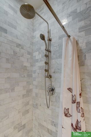 132 N 39 Street, Omaha, NE 68131