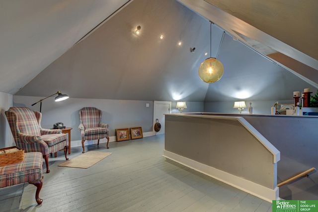 132 N 39 Street, Omaha, NE 68131