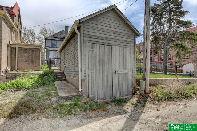 132 N 39 Street, Omaha, NE 68131