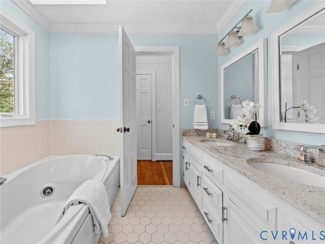 2 E Lower Tuckahoe Rd, Goochland, VA 23238