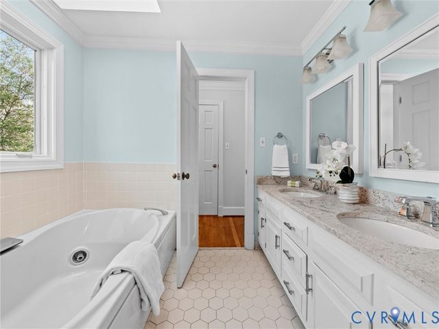 2 E Lower Tuckahoe Rd, Goochland, VA 23238