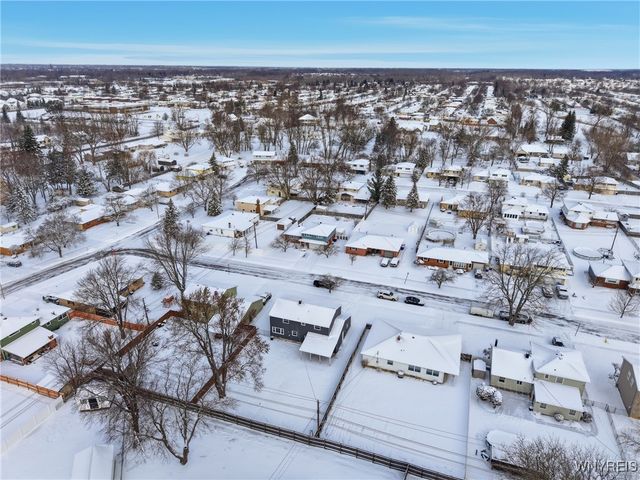 15 Diane Drive, West Seneca, NY 14224