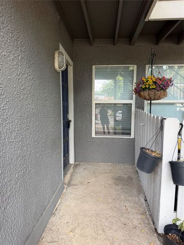 6011 Danbury Lane 105, Dallas, TX 75206