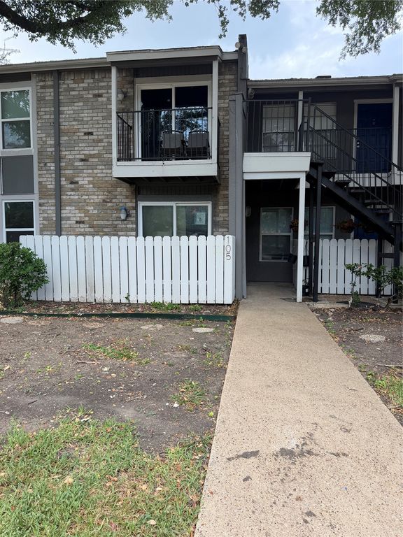 6011 Danbury Lane 105, Dallas, TX 75206