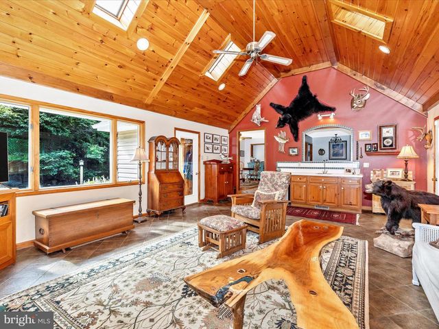 11915 COVE RD, Clear Spring, MD 21722