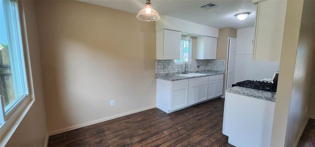 1804 Greenhill DR, Round Rock, TX 78664