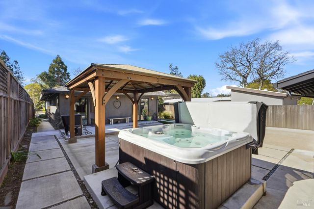 20 Washington Ave, San Rafael, CA 94903