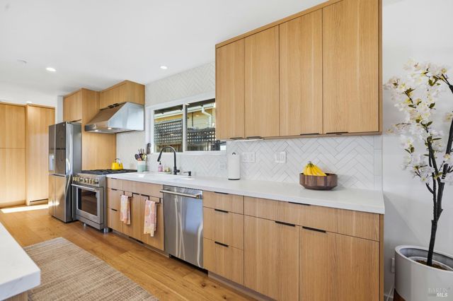 20 Washington Ave, San Rafael, CA 94903