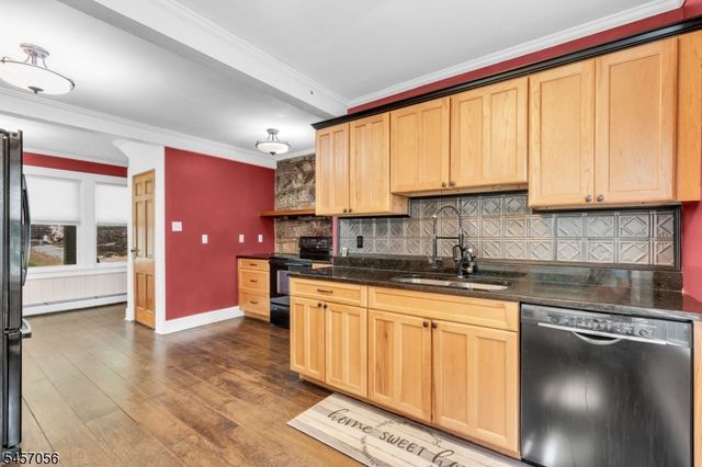 43 Maxim Dr, Hopatcong Boro, NJ 07843