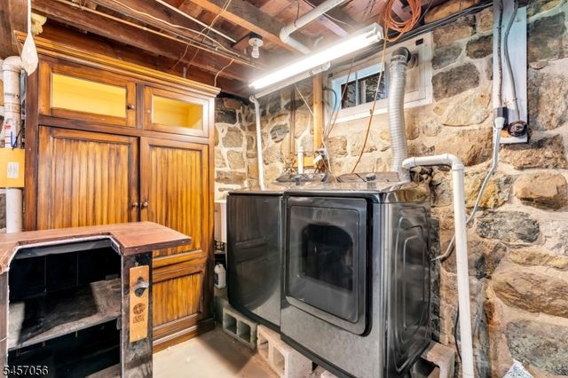 43 Maxim Dr, Hopatcong Boro, NJ 07843