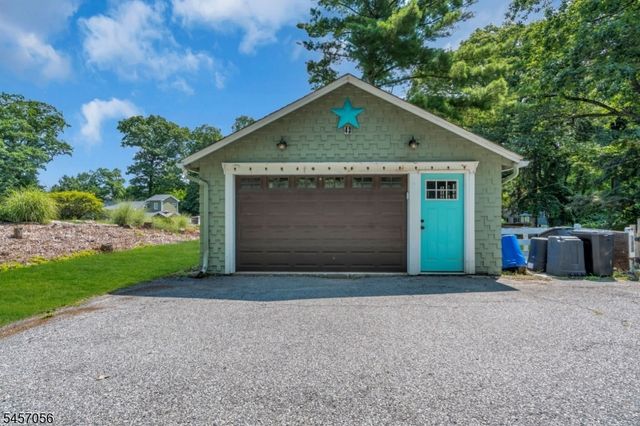43 Maxim Dr, Hopatcong Boro, NJ 07843