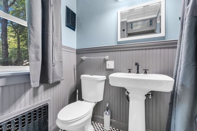 43 Maxim Dr, Hopatcong Boro, NJ 07843