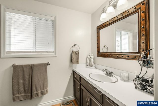 1387 Windsong Ct NW, Salem, OR 97304
