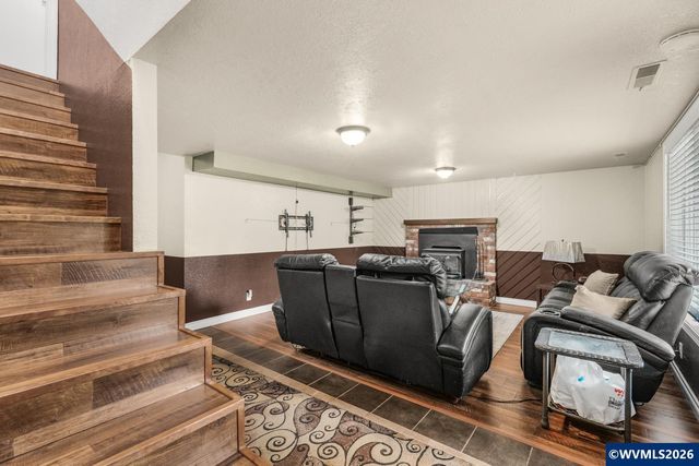 1387 Windsong Ct NW, Salem, OR 97304
