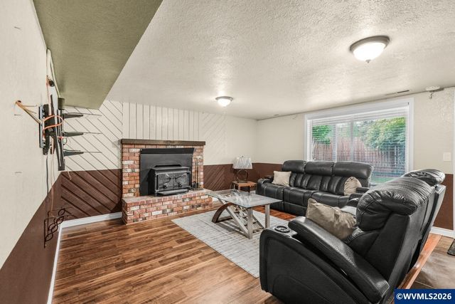 1387 Windsong Ct NW, Salem, OR 97304