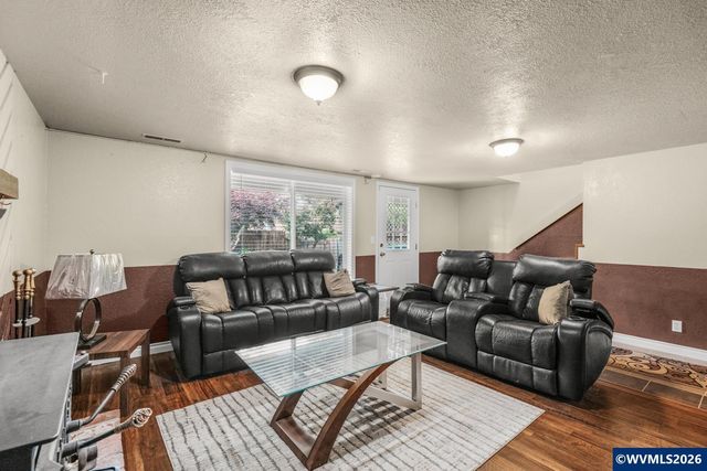 1387 Windsong Ct NW, Salem, OR 97304