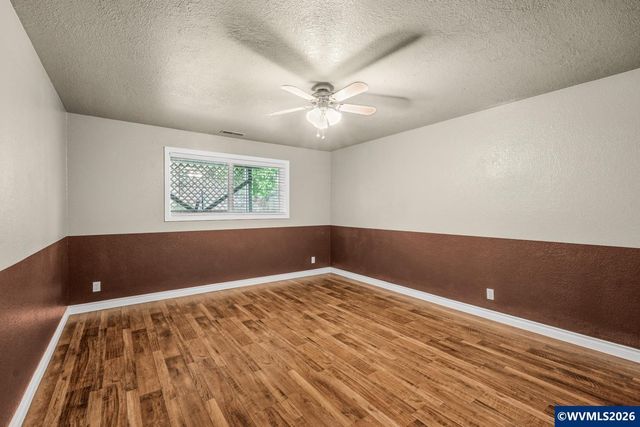 1387 Windsong Ct NW, Salem, OR 97304