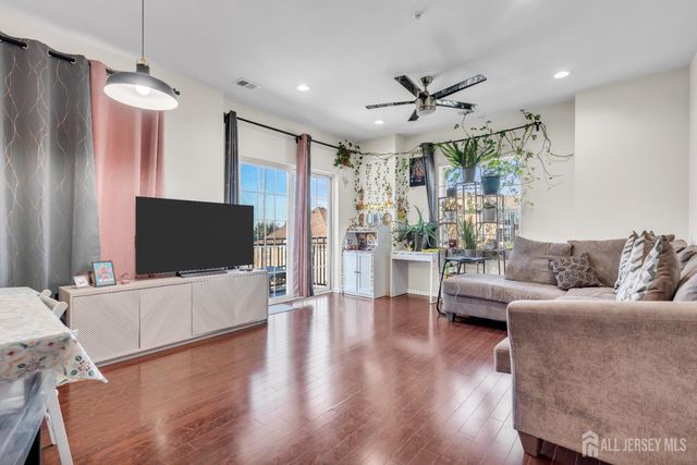 731 Strassle Way, South Plainfield, NJ 07080