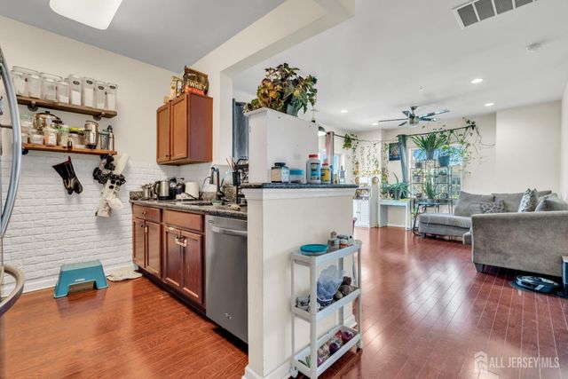 731 Strassle Way, South Plainfield, NJ 07080