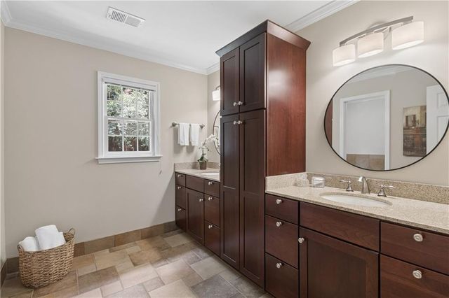 3069 Four Oaks Drive, Dunwoody, GA 30360